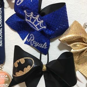 Cheer bows!! 🎀